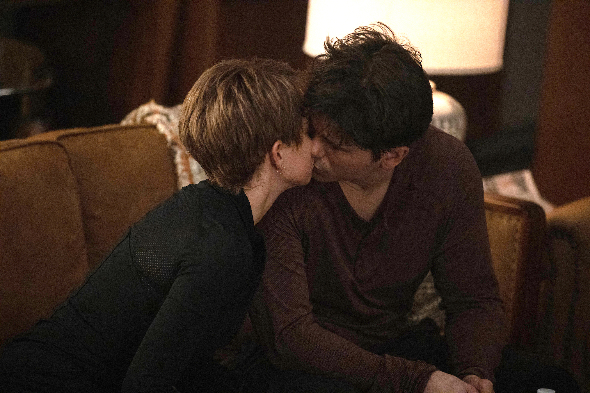 A Million Little Things Season 2 Maggie Eric Kiss