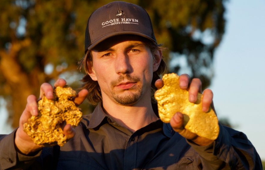 GOLD RUSH PARKERS TRAIL PARKER SCHNABEL GOLD IN HAND