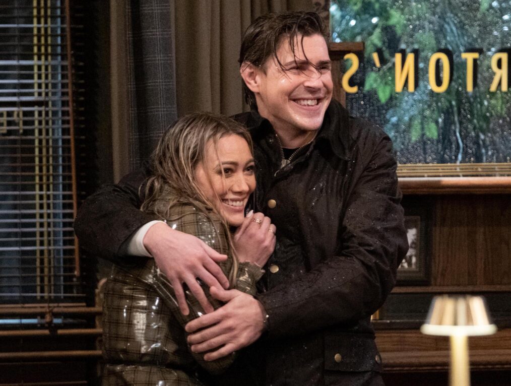 Sophie (Hilary Duff) and Jesse (Christopher Lowell) in 'How I Met Your Father' Season 2 finale