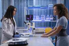 Parveen Kaur as Saanvi Bahl, Sydney Morton as Alex in Manifest - Season 2, Episode 8