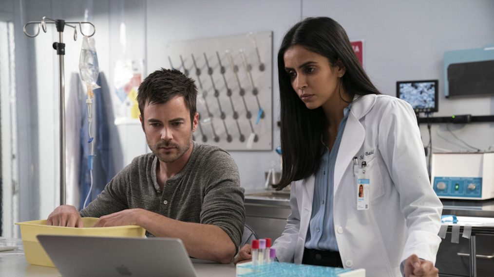 Matt Long as Zeke Landon and Parveen Kaur as Saanvi Bahl in Manifest - Season 2, Episode 8