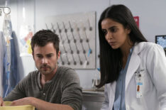 Matt Long as Zeke Landon and Parveen Kaur as Saanvi Bahl in Manifest - Season 2, Episode 8