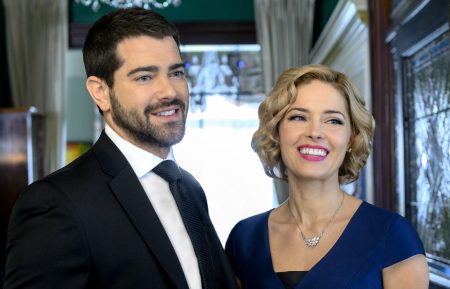 Jesse Metcalfe as Jeff and Sarah Lind as Zee - Riddled with Deceit: Martha's Vineyard Mystery