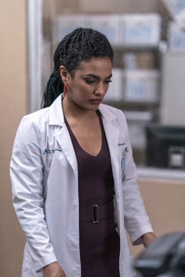 Freema Agyeman New Amsterdam Season 2 Episode 15 Helen Sharpe