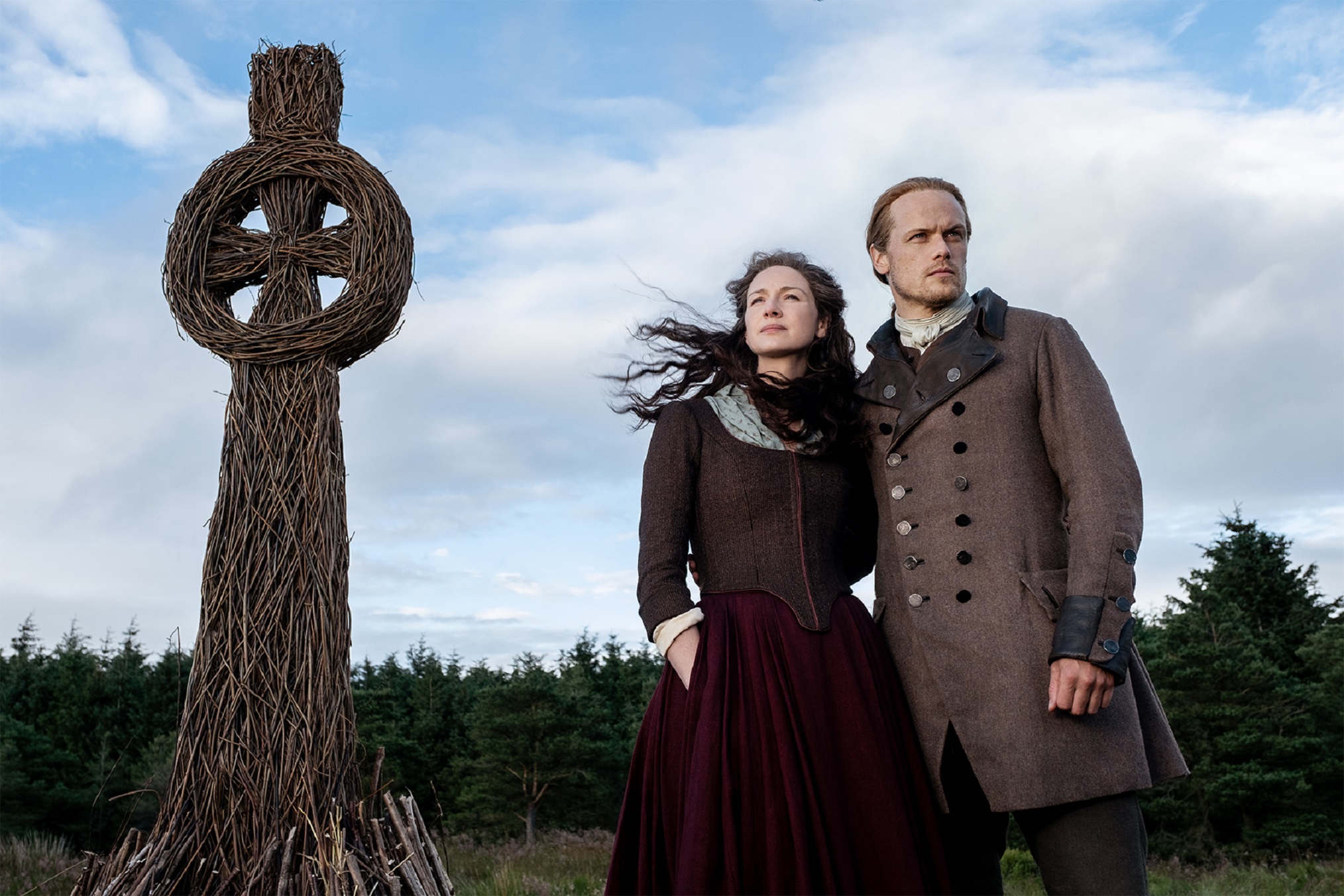 Outlander' Season 5 Premiere: Vows Are Made & Broken in 'The Fiery ...