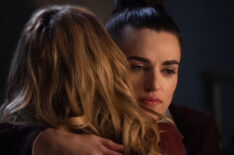 Katie McGrath as Lena Luthor hugging Melissa Benoist as Kara/Supergirl in Supergirl - Season 5 Episode 13
