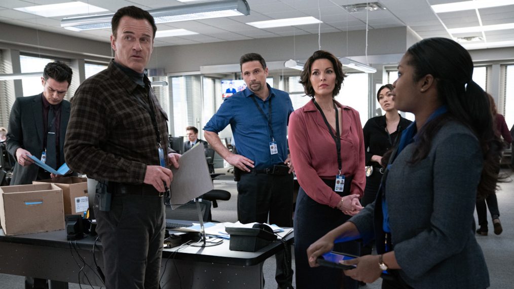 John Boyd as Stuart Scola, Julian McMahon as Jess LaCroix, Jeremy Sisto as Jubal Valentine, Alana De La Garza as Isobel Castille, Catherine Haena Kim as Emily Ryder and Ebonée Noel as Kristen Chazal in FBI Most Wanted Crossover - 'American Dreams'
