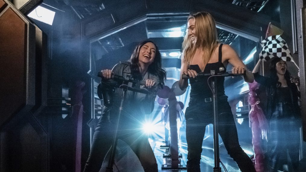 Legends of Tomorrow - Season 5 Episode 7 - Courtney Ford as Nora Darhk and Caity Lotz as Sara Lance/White Canary