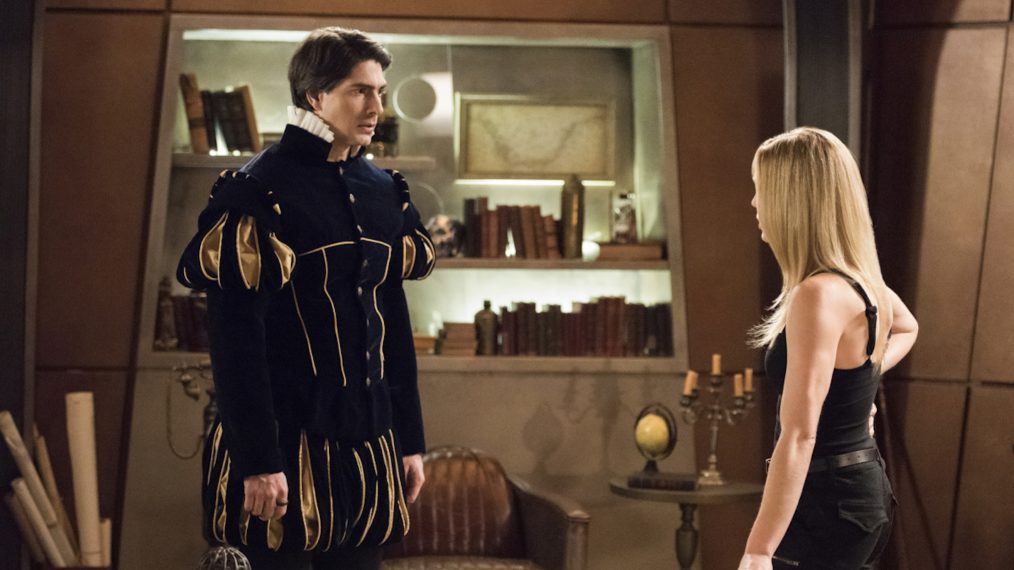 Brandon Routh as Ray Palmer/Atom and Caity Lotz as Sara Lance/White Canary in Legends of Tomorrow - Season 5, Episode 7 - 'Romeo V. Juliet: Dawn of Justness'