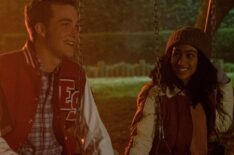 Trip (Jordan Elsass) and Pearl (Lexi Underwood) in Little Fires Everywhere