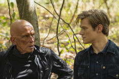 MacGyver - Season 4 Episode 8 - Peter Weller as Elliot Mason, Lucas Till as Angus MacGyver, and Tate Donovan as Oversight