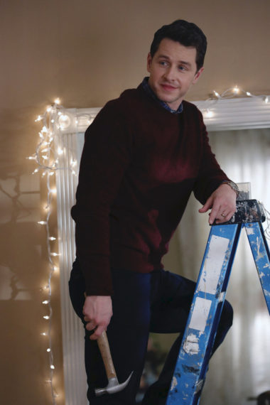 Josh Dallas as Ben Stone hanging lights in Manifest - Season 2, Episode 12