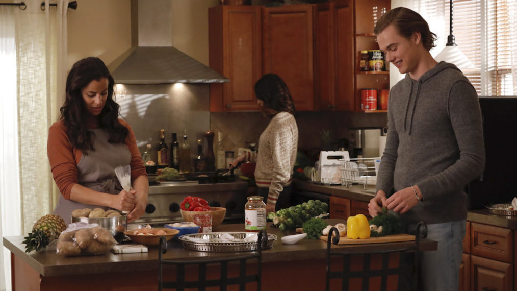 Athena Karkanis as Grace Stone, Garrett Wareing as TJ Morrison in Manifest - Season 2, Episode 12 - 'Call Sign'