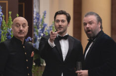 Anupam Kher as Dr. Vijay Kapoor, Ryan Eggold as Dr. Max Goodwin, Tyler Labine as Dr. Iggy Frome in New Amsterdam - Season 2, Episode 17