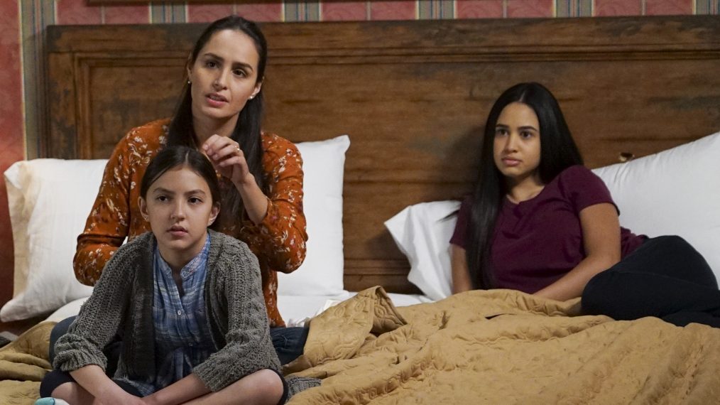 Party of Five - Elle Paris Legaspi, Fernanda Urrejola, Emily Tosta - Season 1 Cast