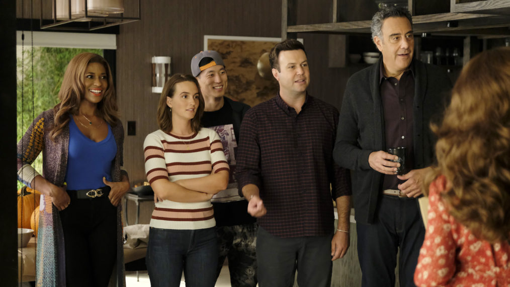 Kimrie Lewis, Leighton Meester, Jake Choi, Taran Killam, Brad Garrett in Single Parents