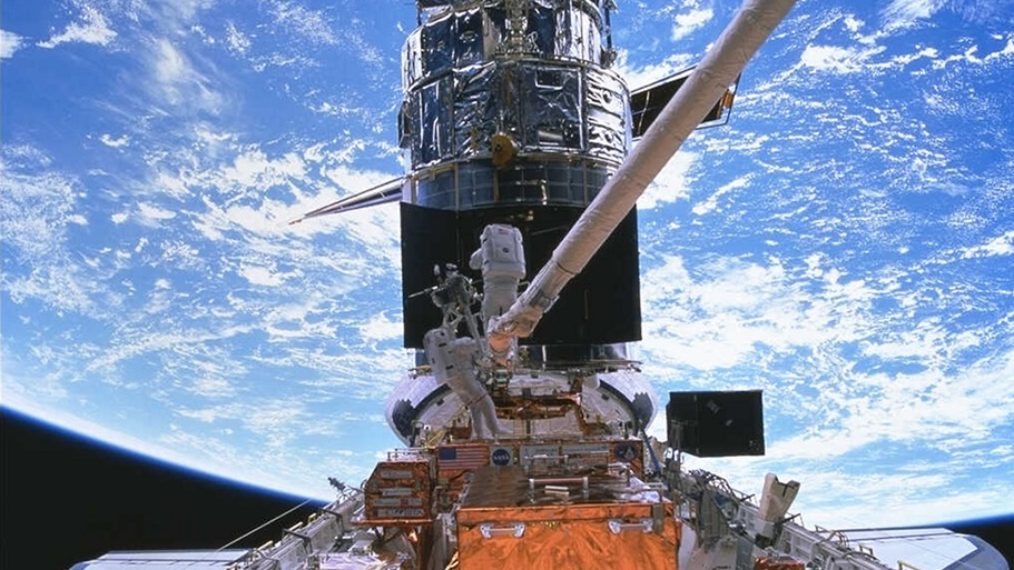 HUBBLE THIRTY YEARS OF DISCOVERY TELESCOPE RELEASED TO ORBIT SCIENCE CHANNEL