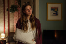 Perry Mattfeld in arm sling in In the Dark - Season 2