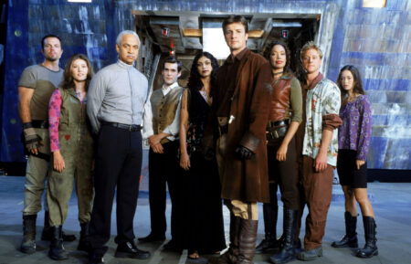 Firefly - Adam Baldwin, Jewel Staite, Ron Glass, Sean Maher, Morena Baccarin, Nathan Fillion, Gina Torres, Alan Tudyk, Summer Glau