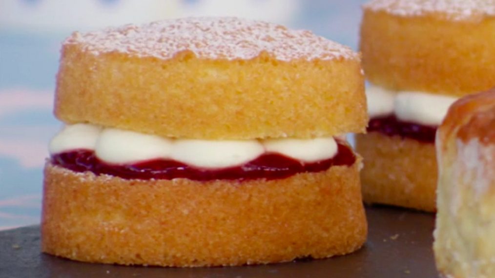 Mini Victoria Sponge cakes