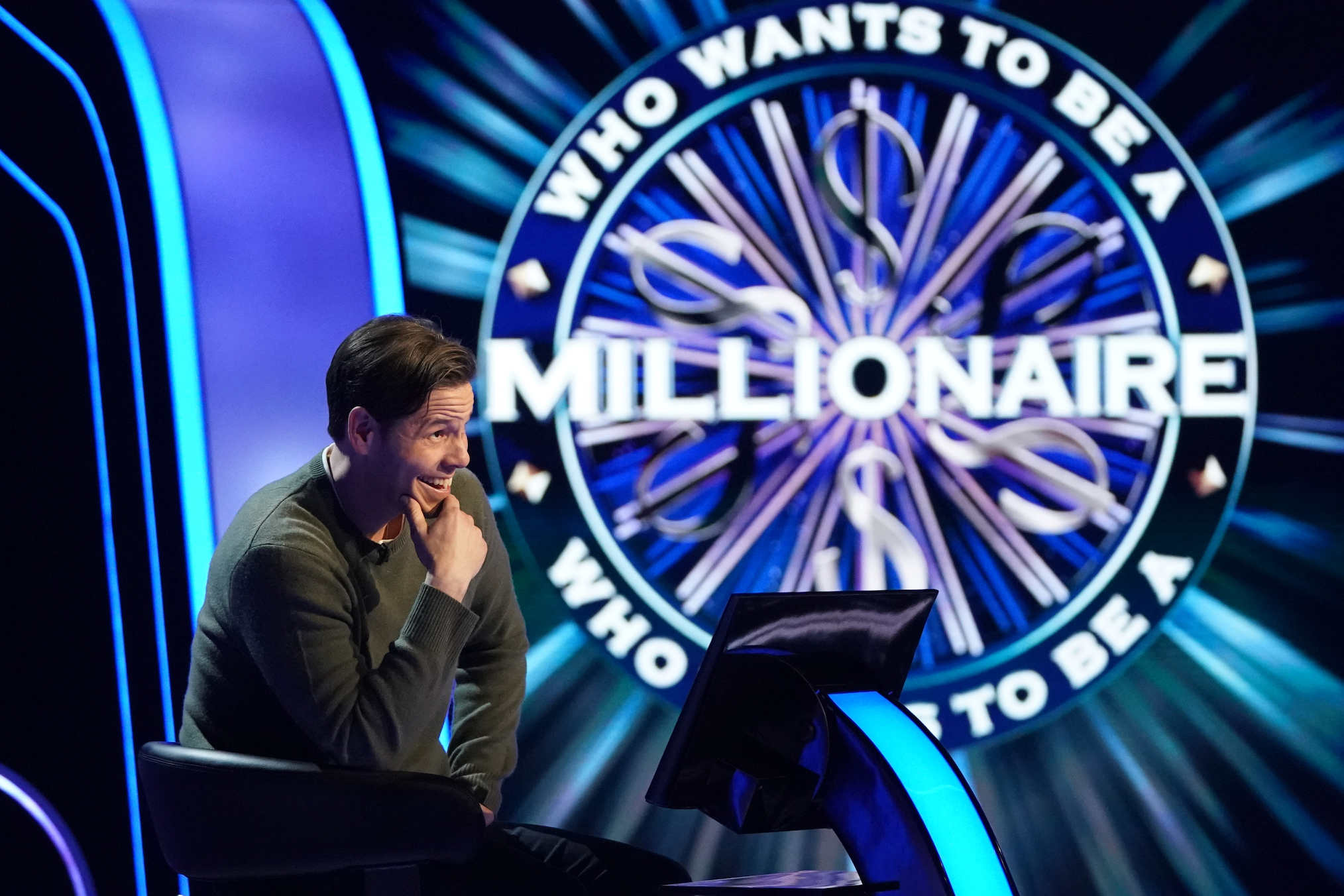 Ike Barinholtz Who Wants To Be a Millionaire
