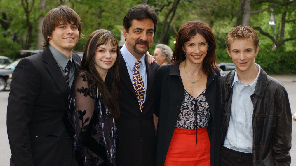 Joan of Arcadia cast - Jason Ritter, Amber Tamblyn, Joe Mantegna, Mary Steenburgen, Michael Welch