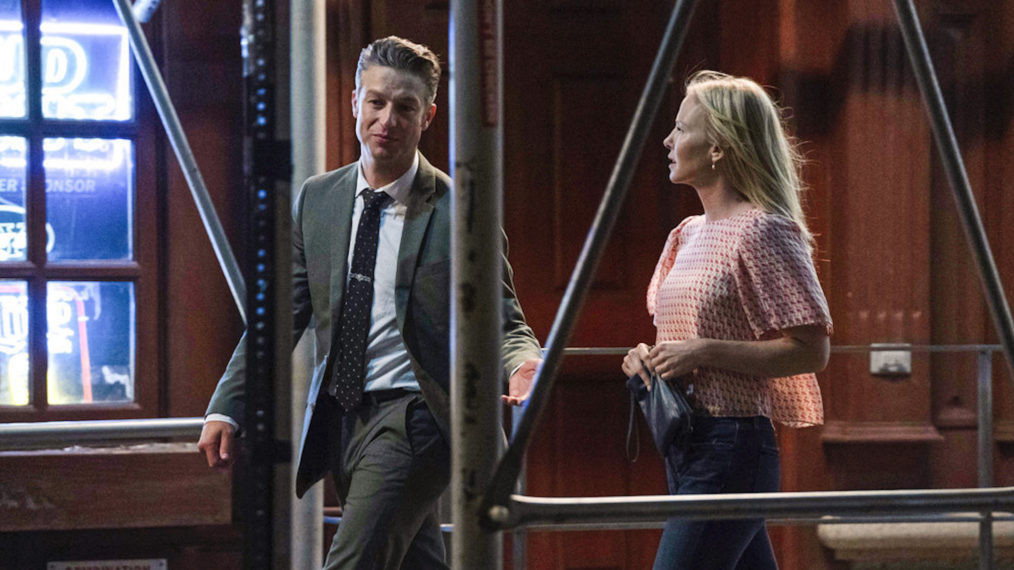 Ley y orden SVU Temporada 22 Pregunta Relación Carisi Rollins