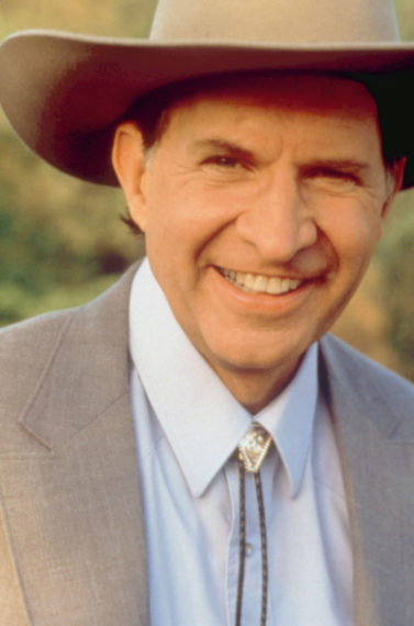 Tom Lester in Gordy, 1995