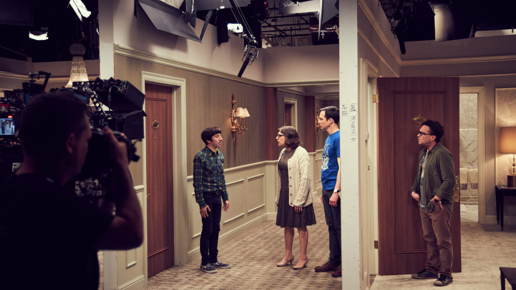 Simon Helberg, Mayim Bialik, Jim Parsons, Johnny Galecki behind the scenes of The Big Bang Theory