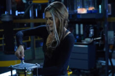 Paige Turco as Abby in The 100 - 'The Old Man and the Anomaly'