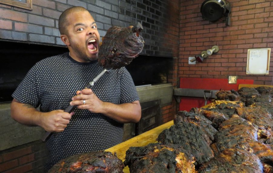 COOKING CHANNEL MAN FIRE FOOD ROGER MOOKING WITH ROASTS