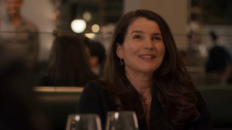 Films Et Séries Tv Avec Julia Ormond ‘Gold Digger’: Julia Ormond Teases ‘Layered’ Drama in Acorn TV Series