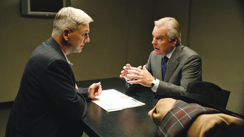 NCIS Milestone Episode 150 Flesh and Blood - Gibbs (Mark Harmon) and DiNozzo (Robert Wagner)