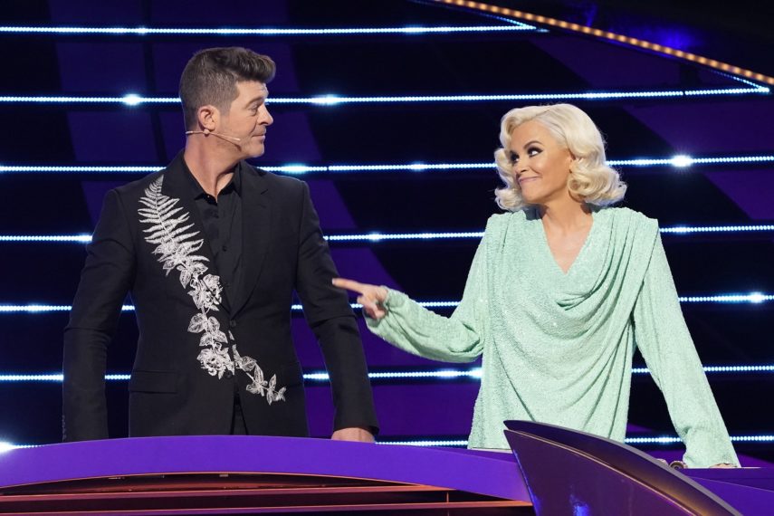 Jenny Mccarthy Wahlberg Teases The Most Suspenseful Masked Singer Ending Yet Jenny Mccarthy Wahlberg Teases The Most Suspenseful Masked Singer Ending Yet