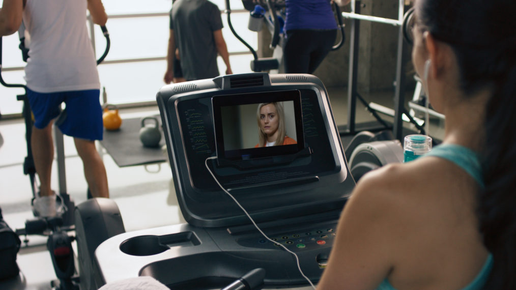 workout-in-front-of-tv