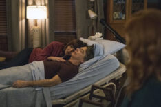 Mary Steenburgen as Maggie Clarke, Peter Gallagher as Mitch, Jane Levy as Zoey Clarke in Zoey's Extraordinary Playlist - Season 2 Family Grief