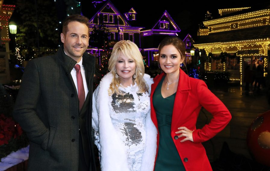 Hallmark Channel 2019 Christmas at Dollywood Niall Mater Dolly Parton Danica McKellar 