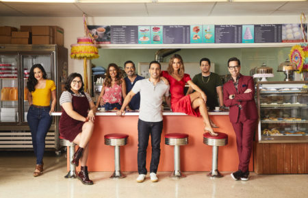 The Baker and the Beauty - Michelle Veintimilla, Belissa Escobedo, Lisa Vidal, Carlos Gómez, Victor Rasuk, Nathalie Kelley, David Del Rio, Dan Bucatinsky