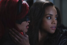 Batwoman Sophie Relationship - Ruby Rose as Kate Kane/Batwoman and Meagan Tandy as Sophie Moore