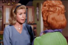 Elizabeth Montgomery as Samantha with Endora in Bewitched - season 1