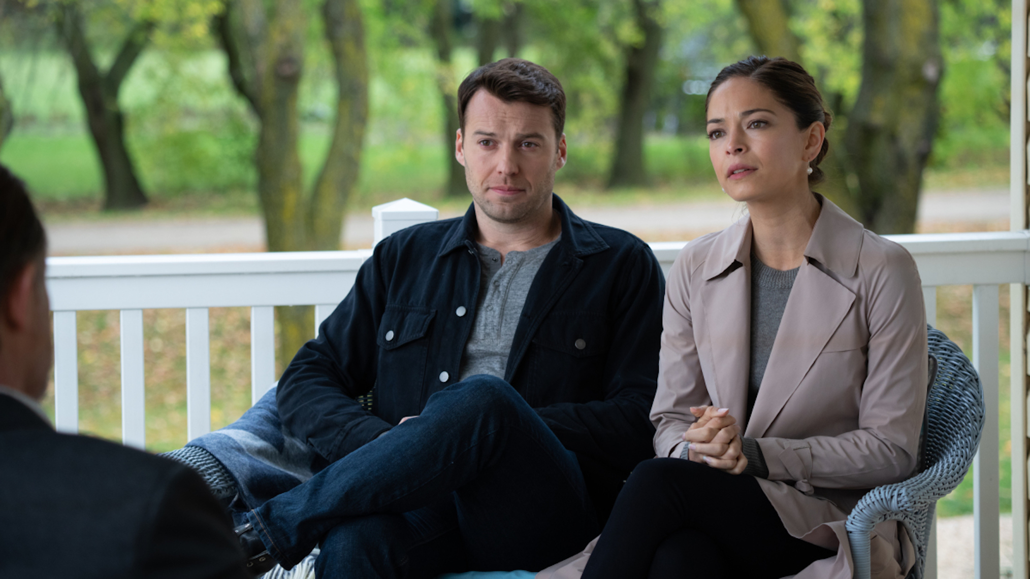 Peter Mooney Kristin Kreuk Burden of Truth Season 3