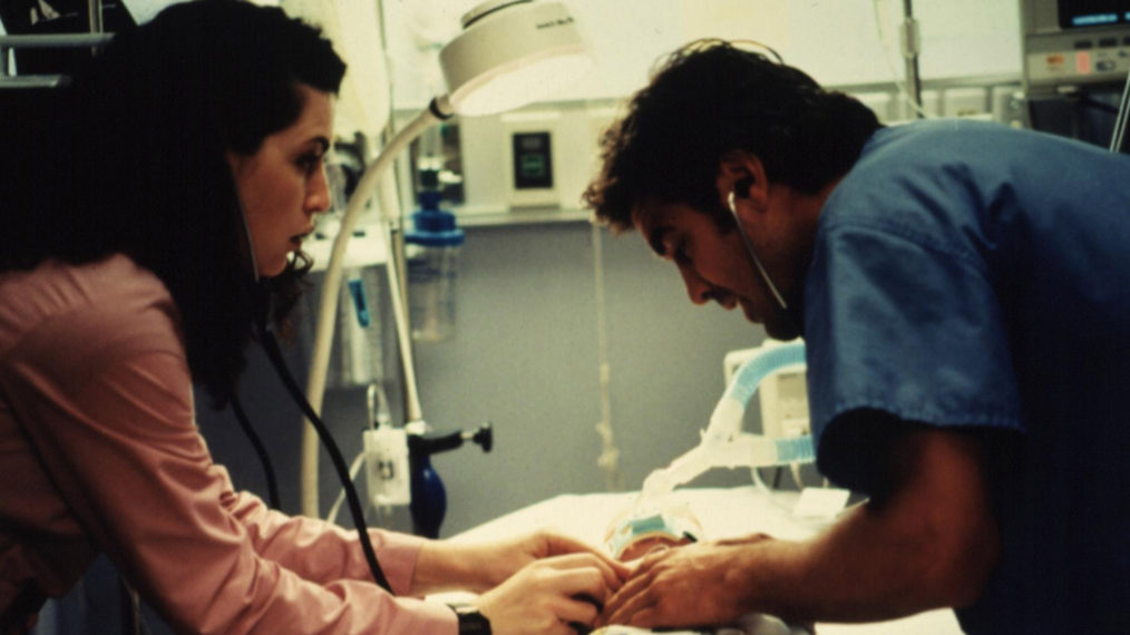 Julianna Margulies and George Clooney in E.R.