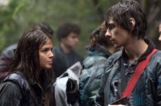 Marie Avgeropoulos as Octavia and Devon Bostick as Jasper in The 100