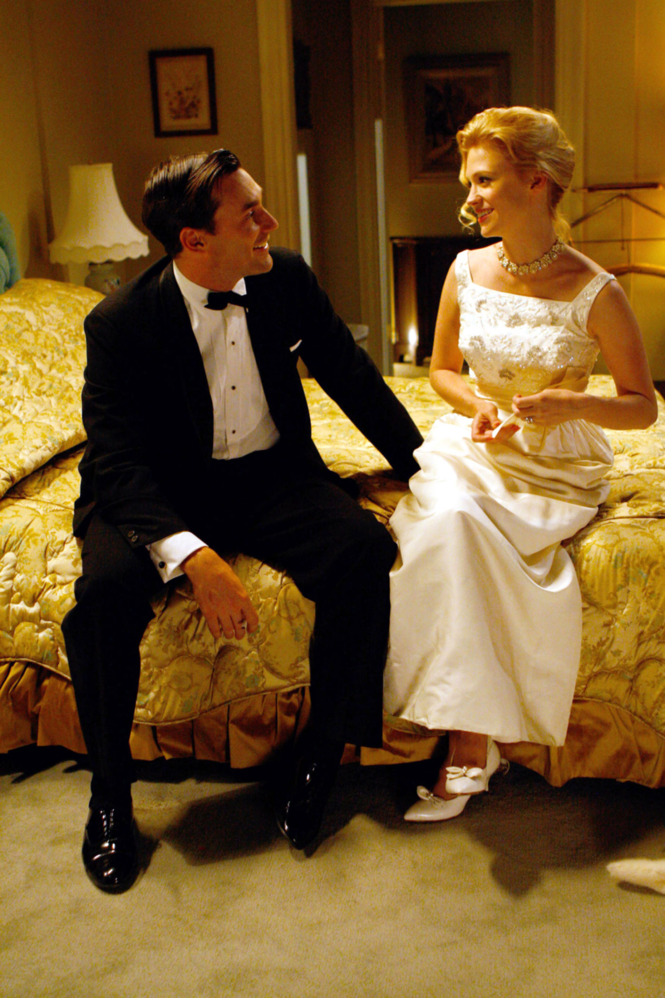 Jon Hamm and January Jones in Mad Men - Season 1