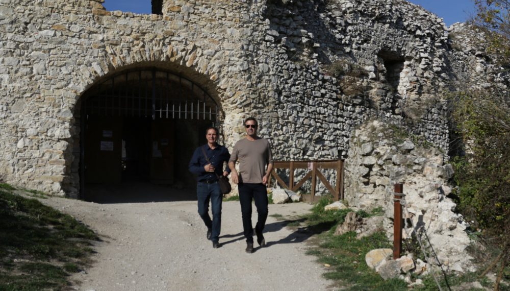 DON WILDMAN WITH EXPERT, GA?BOR VA?KONYI, AT CACHTICE CASTLE, SLOVAKIA