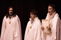 Jemaine Clement, Jonny Brugh, Taika Waititi in What We Do in the Shadows - Season 1, 'The Trial'
