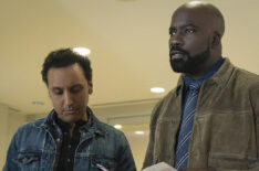 Aasif Mandvi as Ben Shakir and Mike Colter as David Acosta in evil - 'Book 27'