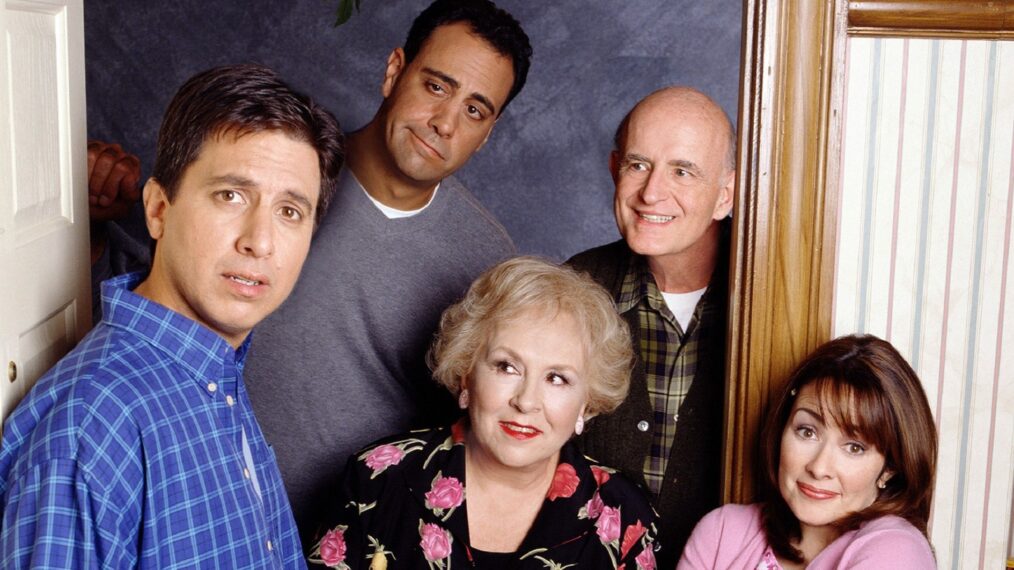 Everybody Loves Raymond cast - Ray Romano, Brad Garrett, Peter Boyle, Patricia Heaton, Doris Roberts, 1996