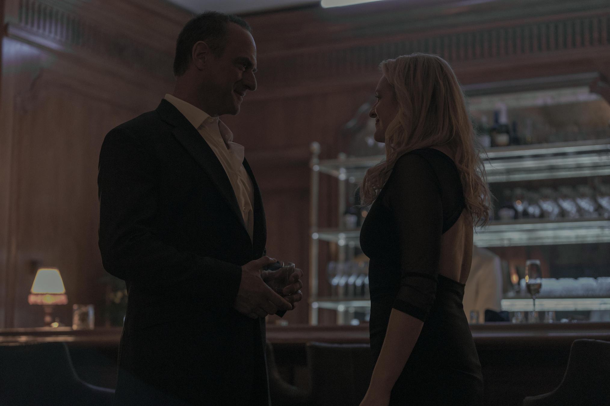 Christopher Meloni Elisabeth Moss Handmaid's Tale Season 3 June Commander Winslow