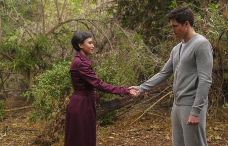 Andy Allo as Nora and Robbie Amell as Nathan in Upload - Season 1